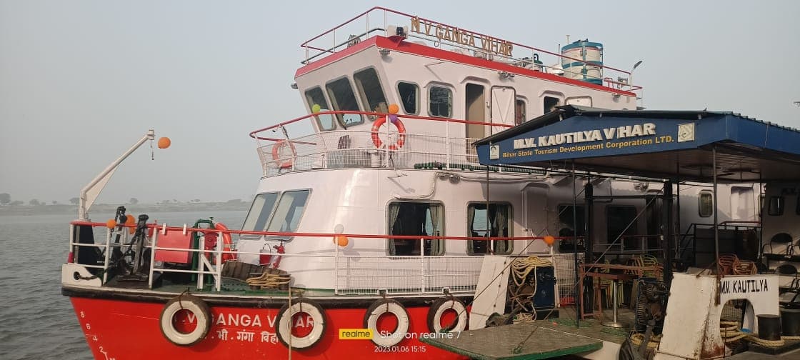 पटना के गांधी घाट पर पहुंचा MV Ganga, मरम्मत के बाद नये साज सज्जा में फ्लोटिंग रेस्टोरेंट, देखें तस्वीरें