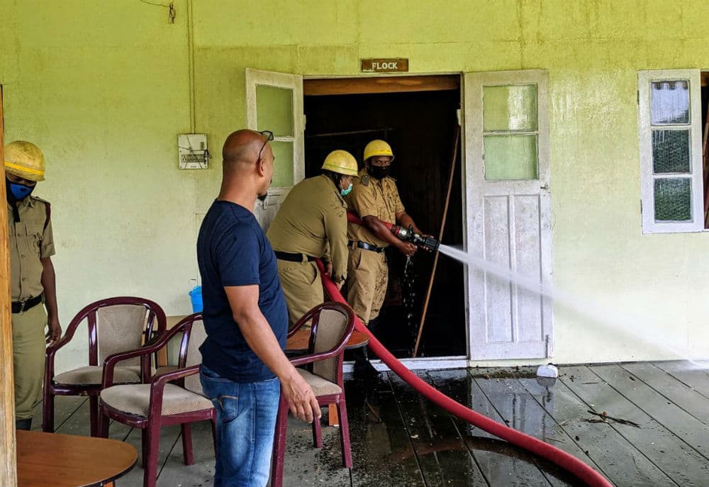 कोरेंटिन सेंटर में लगी आग, मची अफरा-तफरी, जलते-जलते बचा सैकड़ों वर्ष पुराना लिओ हाउस