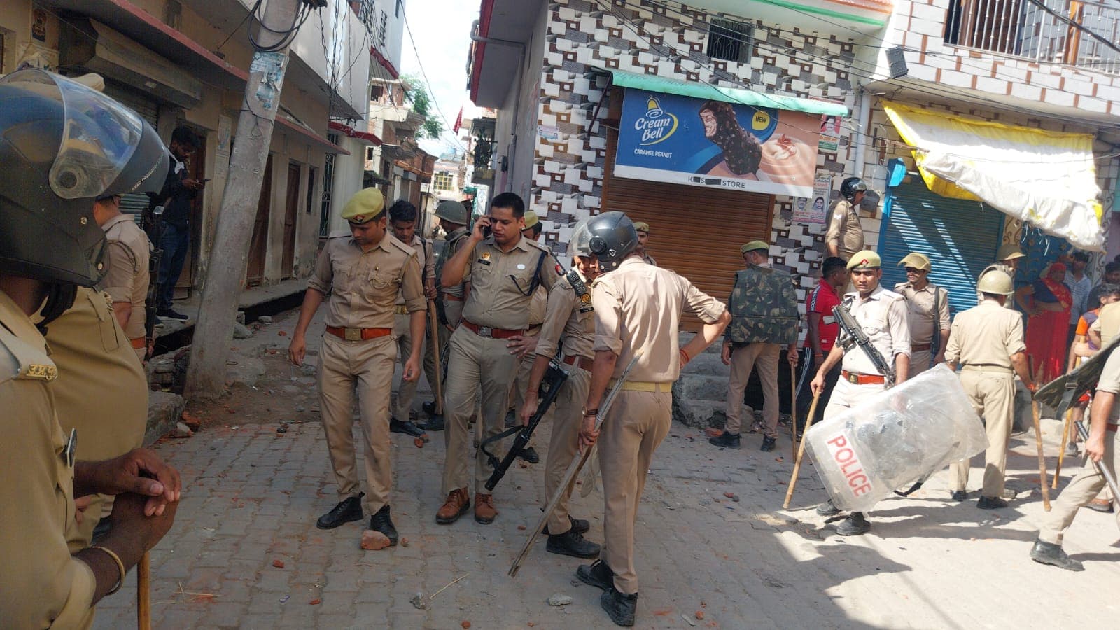 Bareilly News : अब जोगी नवादा बवाल में 250 लोगों पर FIR, सफेद पाउडर उड़ाने से बिगड़े थे हालात