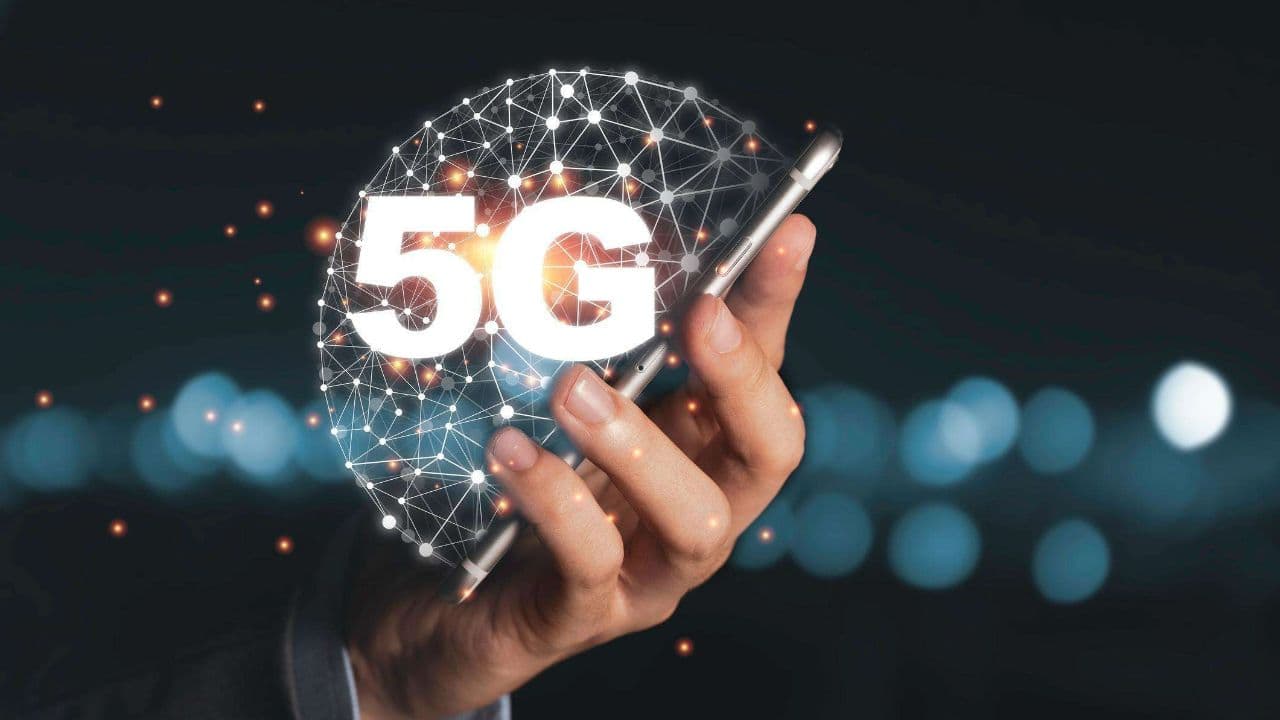 5G In India: चीन की इस स्मार्टफोन निर्माता कंपनी ने भारत में की पहली 5जी कॉल 5G In India: चीन की इस स्मार्टफोन निर्माता कंपनी ने भारत में की पहली 5जी कॉल