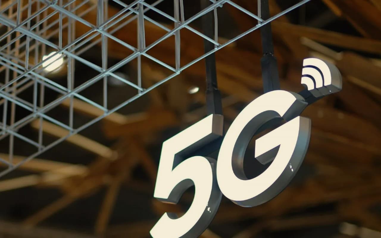 5G in India: हाई-स्पीड डेटा के साथ इन सेक्टर्स को भी मिलेगा बूस्ट, पढ़ें पूरी खबर 5G in India: हाई-स्पीड डेटा के साथ इन सेक्टर्स को भी मिलेगा बूस्ट, पढ़ें पूरी खबर
