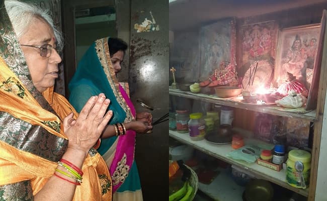 Jivitputrika Vrat Aarti: जीवित्पुत्रिका व्रत पूजा शुरू, पूजा के बाद यहां पढ़ें जितिया आरती और देखे Video