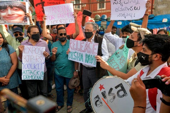 Toolkit Case: दिशा रवि को लेकर जारी विरोध के बीच दिल्ली पुलिस का बयान, गिरफ्तारी में नहीं थी खामियां