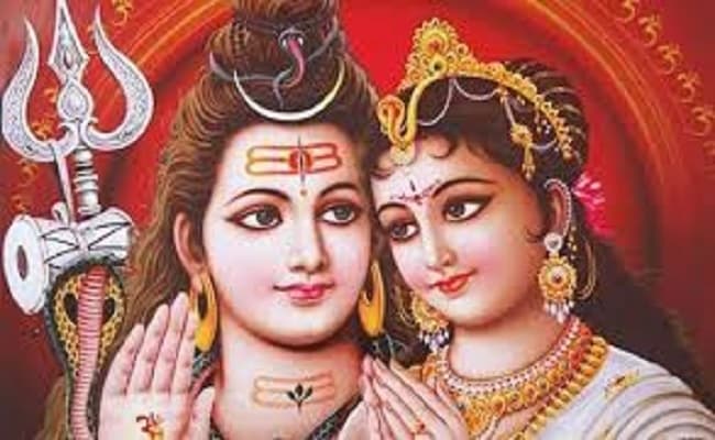 Shiv Chalisa: आज हरियाली तीज की पूजा के बाद जरुर पढ़ें शिव और पार्वती चालीसा, आपके सभी मनोकामनाएं होगी पूरी