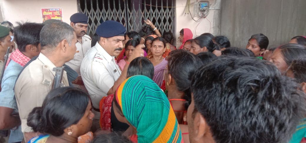 Bihar News: बिहार में ट्रस्ट बनाकर लोगों से वसूली करोड़ों की राशि, Lockdown में कंपनी हुई फरार, हंगामा