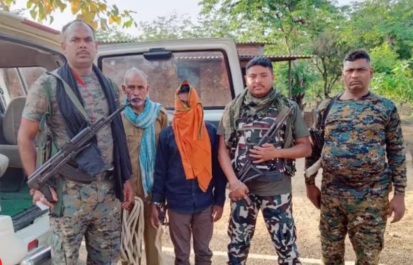 हार्डकोर नक्सली बढ़न भुईंया गिरफ्तार, 19 साल से तलाश रही थी बिहार झारखंड की पुलिस