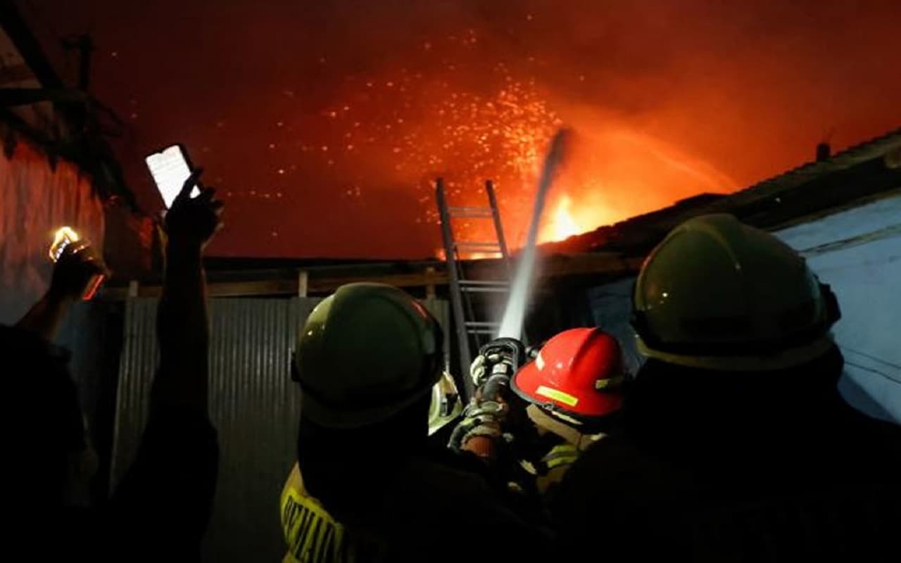 UP News: कानपुर के हारामऊ गांव में शार्ट सर्किट से घर में लगी आग, 3 बच्चों समेत 5 लोगों की जिंदा जलकर मौत