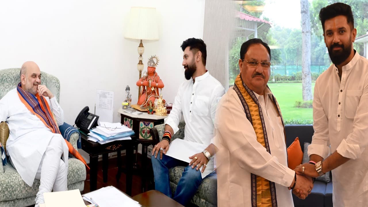 अमित शाह और जेपी नड्डा से मिलकर चिराग पासवान एनडीए में लौटे, पारस गुट की वीणा मिलने पहुंची