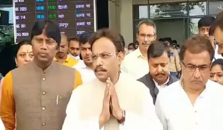 उपचुनाव से ठीक पहले पटना पहुंचे भाजपा के बिहार प्रभारी बिनोद तावड़े, तीन दिन रहकर बनायेंगे रणनीति