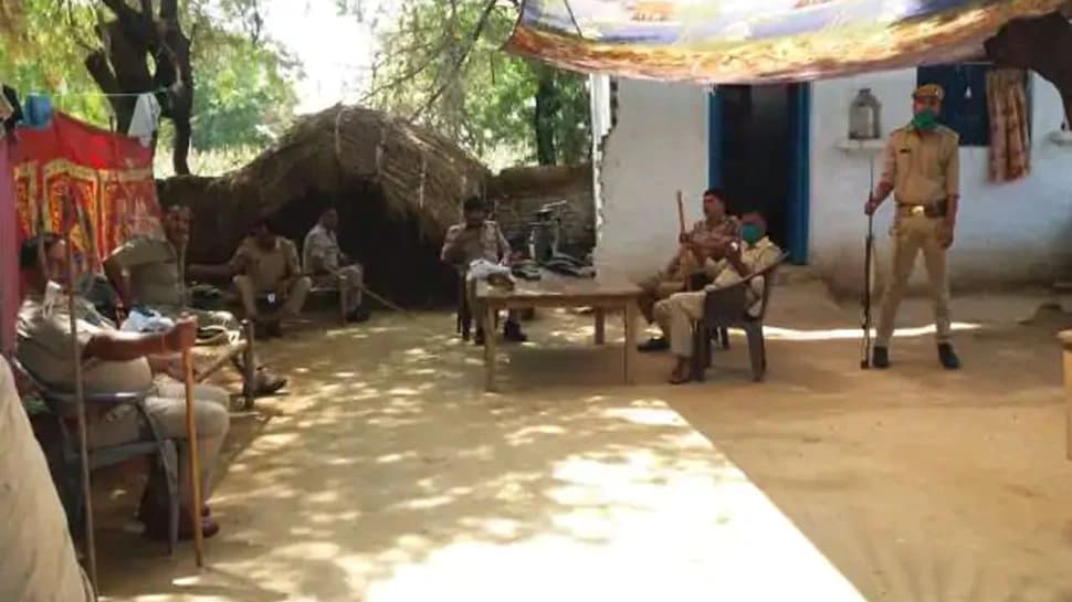 हाथरस कांड का क्या है नक्सल कनेक्शन ! कौन थी पीड़िता के घर में रहने वाली 'फेक भाभी'