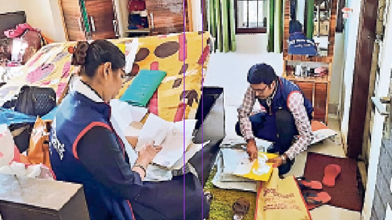 Bihar News: थाना प्रभारी के पास मिली दो करोड़ से अधिक की संपत्ति, 11 बैंक खातों में मिले 92 लाख से अधिक रुपये