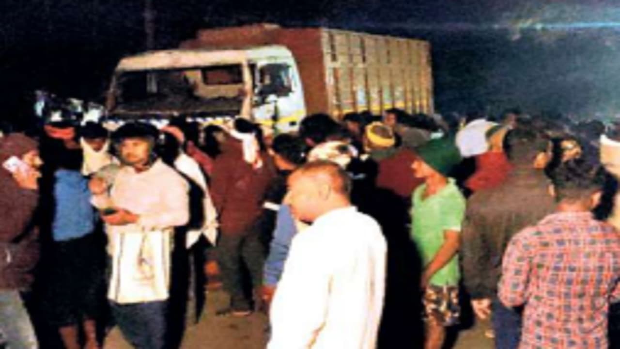 हाजीपुर में दर्दनाक सड़क हादसा, 12 लोगों की मौत, पीएम मोदी और CM नीतीश कुमार ने जताया दुख, मुआवजे का एलान