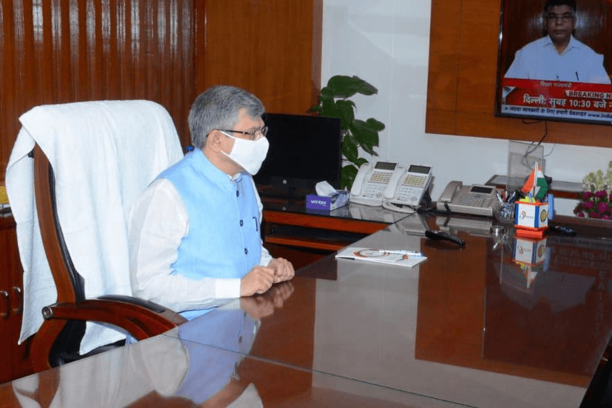 प्रशासनिक अधिकारी से रेल मंत्री बनने तक का सफर, कुछ यूं बदलता रहा अश्विनी वैष्णव का पड़ाव, जानिए खास बातें