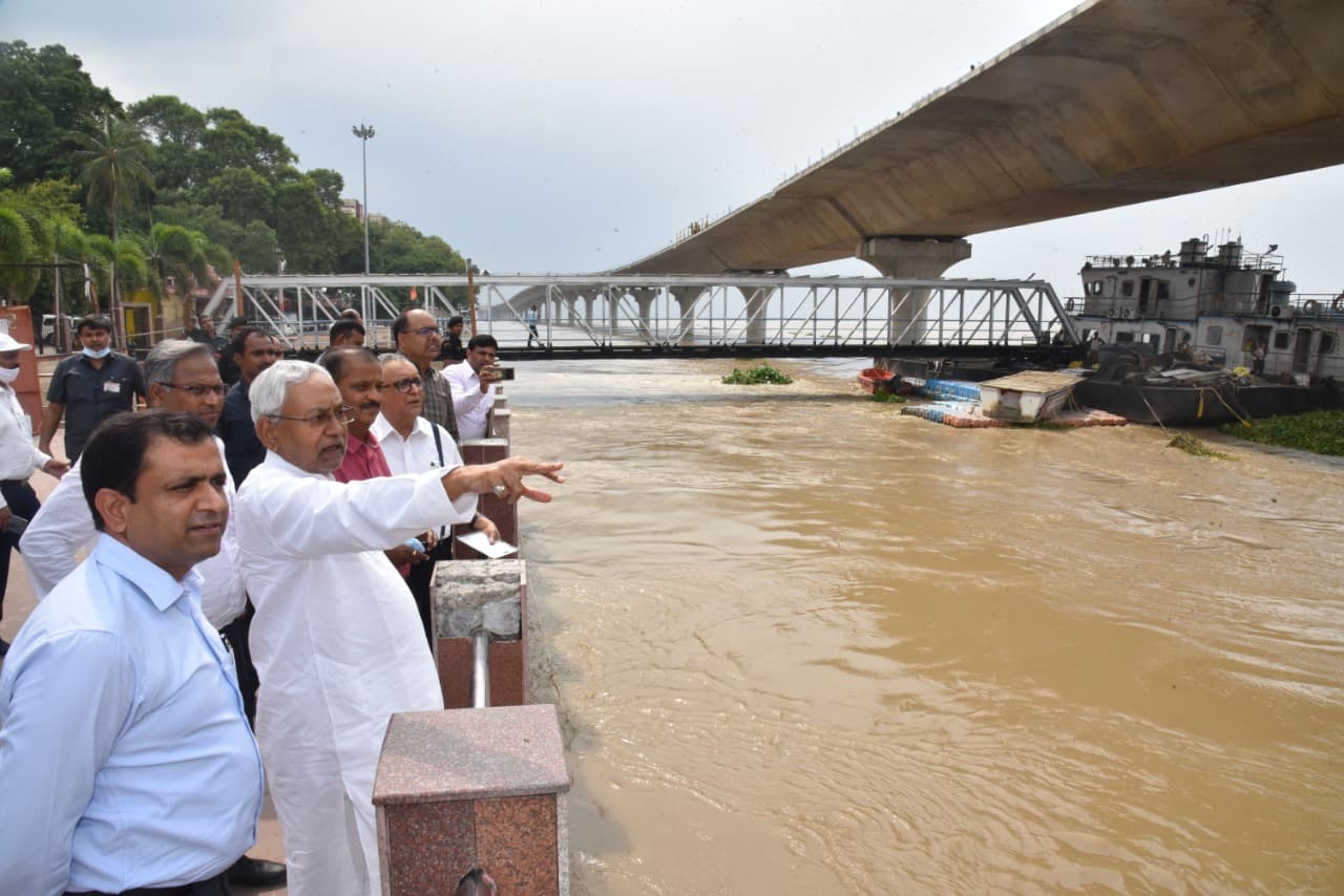 Patna Flood: CM नीतीश कुमार ने गंगा नदी के बढ़ते जलस्तर का लिया जायजा, अधिकारियों को दिए कई निर्देश