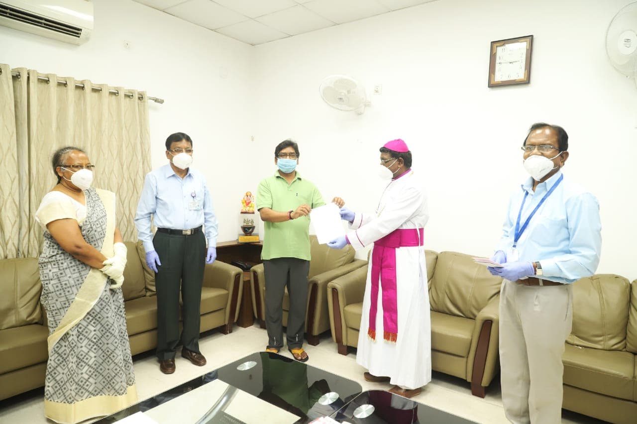 जीईएल चर्च केंद्रीय परिषद और सीएनआई ने मुख्यमंत्री राहत कोष में दिये 5-5 लाख रुपये