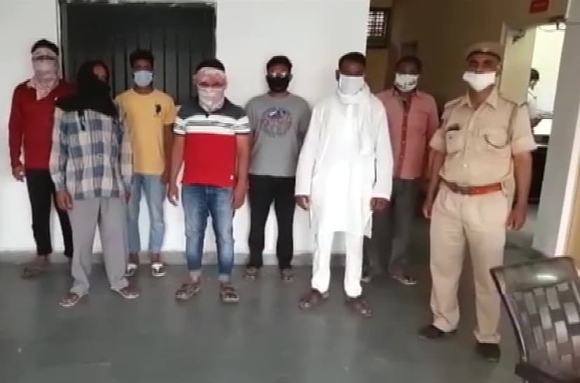 covid19 latest update : कोरोना की जांच करने गयी मेडिकल टीम के साथ राजस्थान के रामगंज में अभद्र व्यवहार करने वाले 7 गिरफ्तार covid19 latest update : कोरोना की जांच करने गयी मेडिकल टीम के साथ राजस्थान के रामगंज में अभद्र व्यवहार करने वाले 7 गिरफ्तार