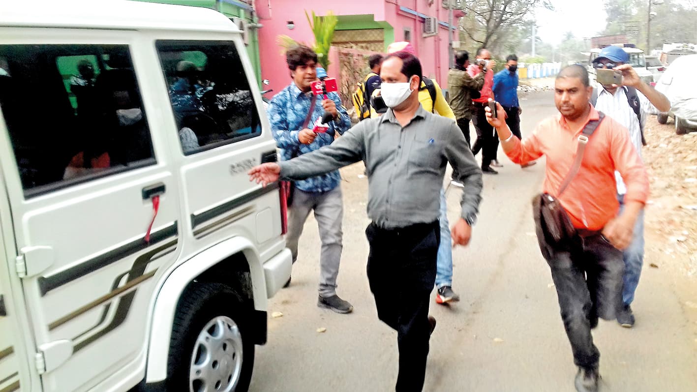 अवैध कोयला खनन मामले में सीबीआइ ने बंगाल में 13 जगहों पर चलाया सर्च ऑपरेशन