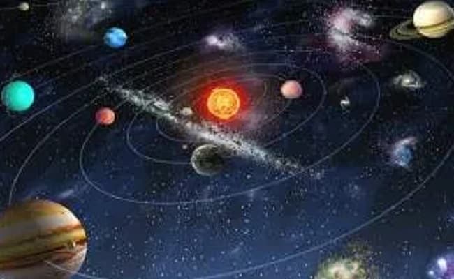 Grah Dosh Upay: पांच ग्रह बदल रहे अपना स्थान, बुध-शुक्र होंगे फलदायी, मंगल-सूर्य की युति बढ़ाएगी कलह