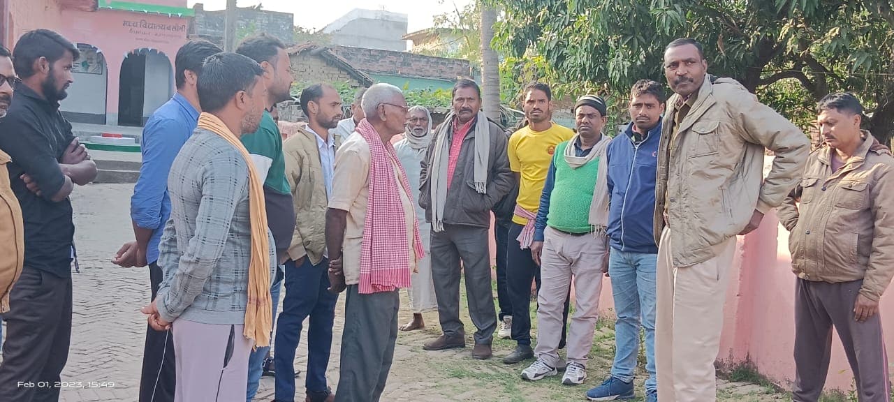 लखीसराय में पहली कक्षा का छात्र बेंच से गिरकर हुआ बेसुध, अस्पताल पहुंचने से पहले हुई मौत