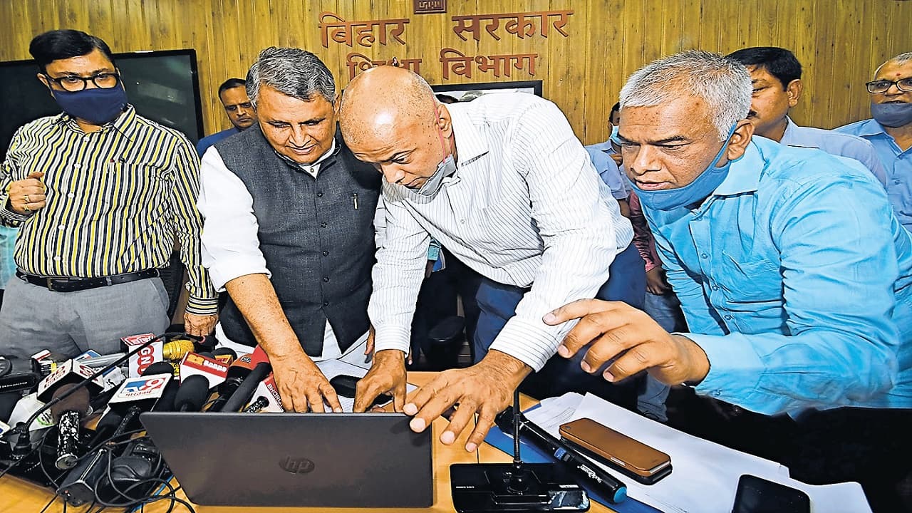 बिहार बोर्ड ने चौथी बार इंटर का रिजल्ट मार्च में जारी कर बनाया रिकार्ड, आधुनिकतम तकनीक से बनाया कीर्तिमान
