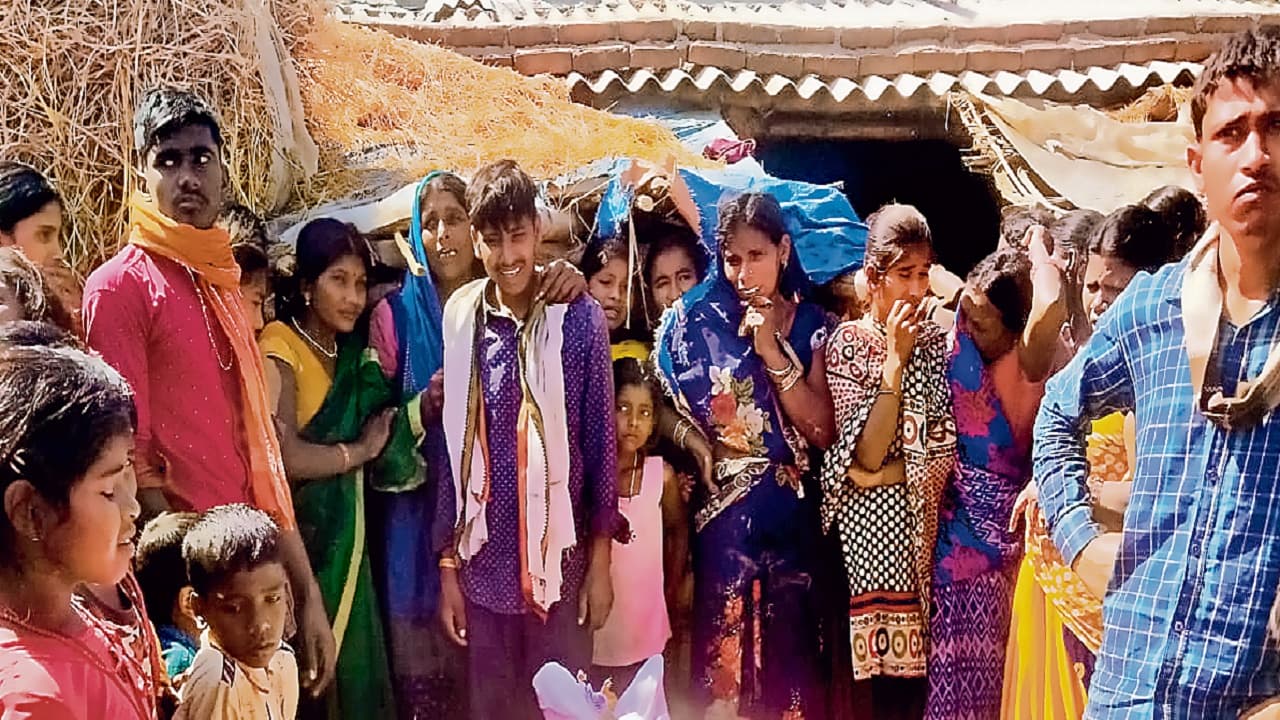 Bihar News: आरटीआई कार्यकर्ता का बेटा शरीर में आग लगा तीन मंजिला भवन से कूदा, न्याय नहीं मिलने से था आहत