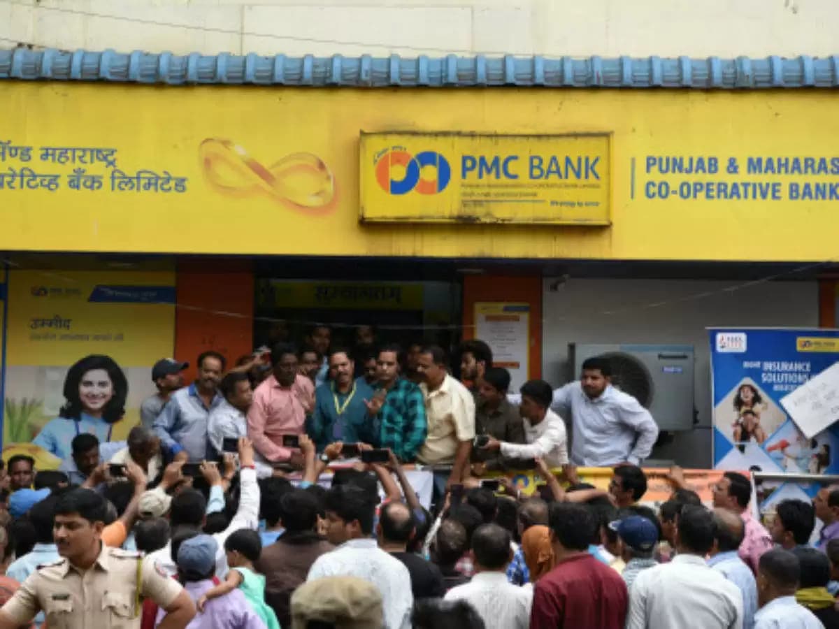 लॉकडाउन के बीच RBI ने रद्द किया इस बैंक का लाइसेंस, अटक गये लाखों खाताधारकों के पैसे