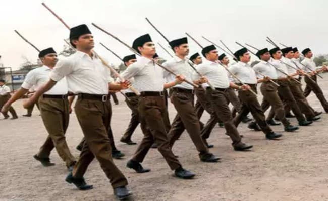 गरीबों की मदद के लिए आगे आया संघ,दिल्ली में खाने के प्रतिदिन 1.3 लाख पैकेट बांट रहा है