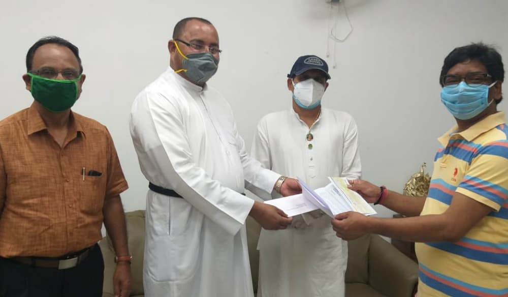 रांची के संत थॉमस स्कूल ने मुख्यमंत्री राहत कोष में दिये 5,00,000 रुपये दान