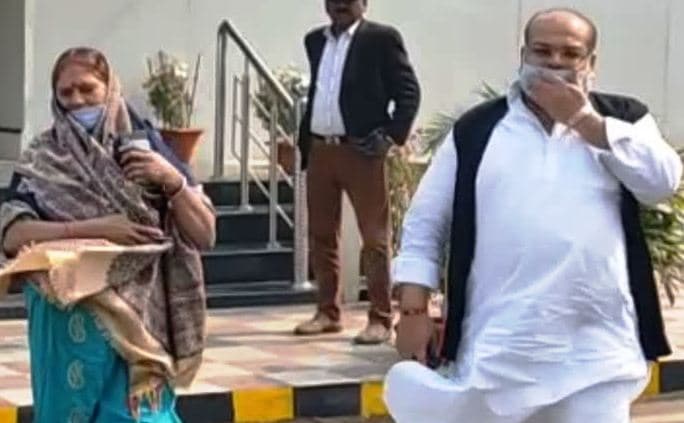 Bihar Politics: डिप्टी सीएम के जनता दरबार में पहुंचे RJD के तीन विधायक, बिहार कैबिनेट विस्तार से पहले सियासी सरगर्मी तेज