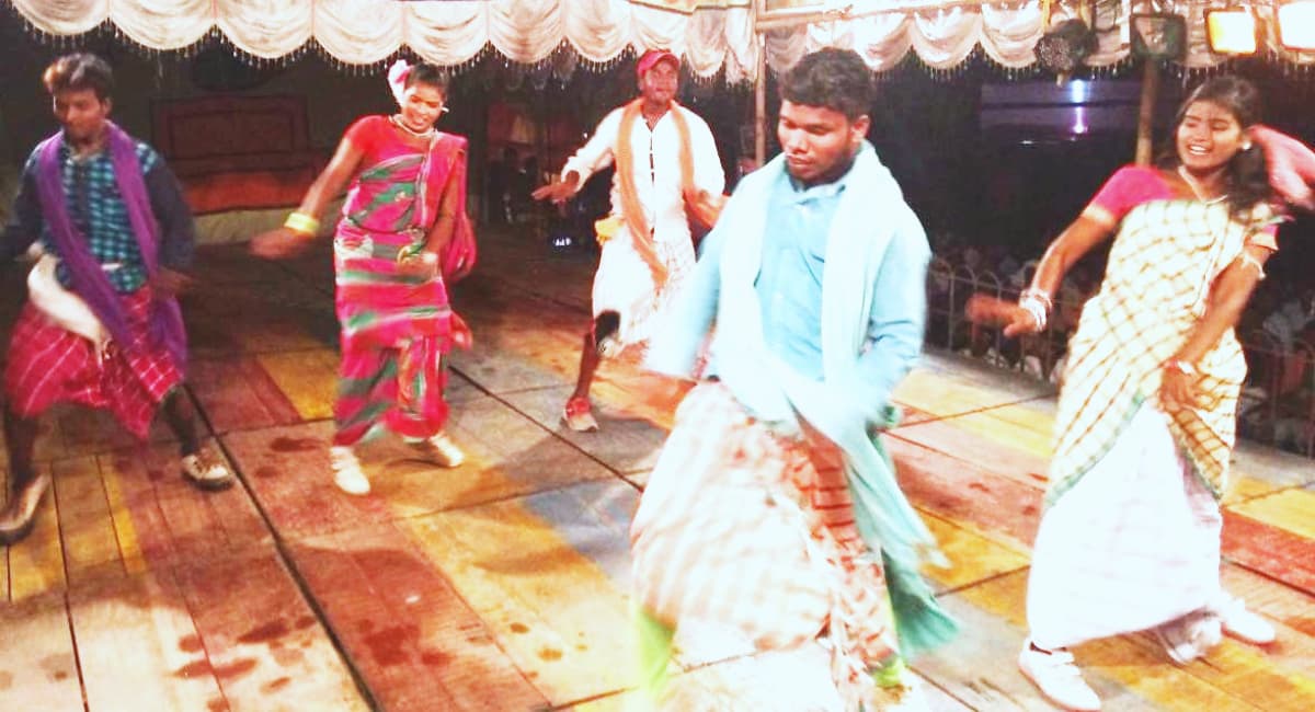 Bihar Fair: मेले में युवक-युवतियां चुनते हैं अपनी पसंद का जीवनसाथी, अनोखे ढंग से करते हैं प्यार का इजहार