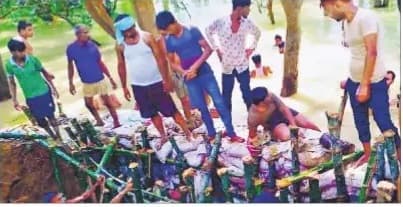 Flood in Bihar : दोबारा टूटा बागमती का पूर्वी तटबंध, जानें लोगों ने कैसे की मरम्मत