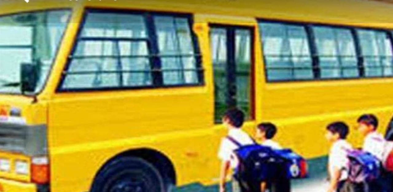UP News : अलीगढ़  में छात्र सुरक्षा के लिए स्कूल परिसर में संचालित होंगी स्कूल बसें, नई गाइड लाइन जारी