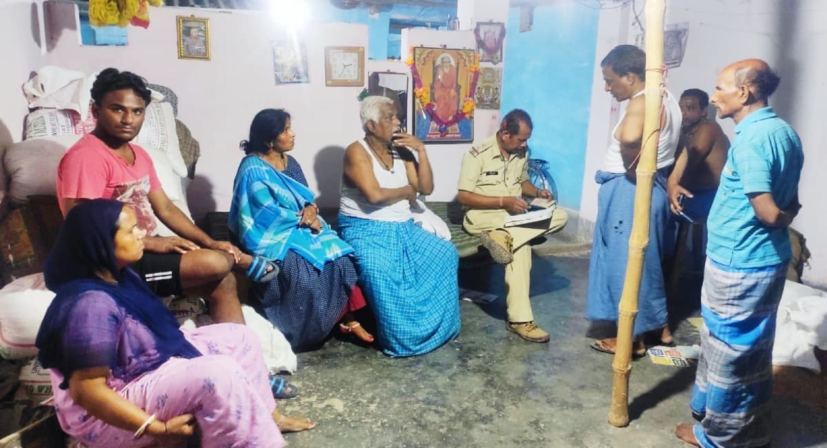 Kishanganj:  20 डकैतों ने गृहस्वामी समेत परिजनों को हथियार के बल पर बंधक बना कर की 15 लाख की डकैती