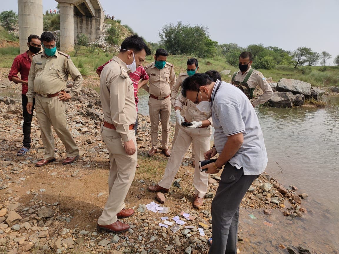 सरायकेला में मिली शख्स की लाश, सीमा विवाद में तमाशबीन बनी रही दो थाने की पुलिस, सात घंटे बाद उठाया शव