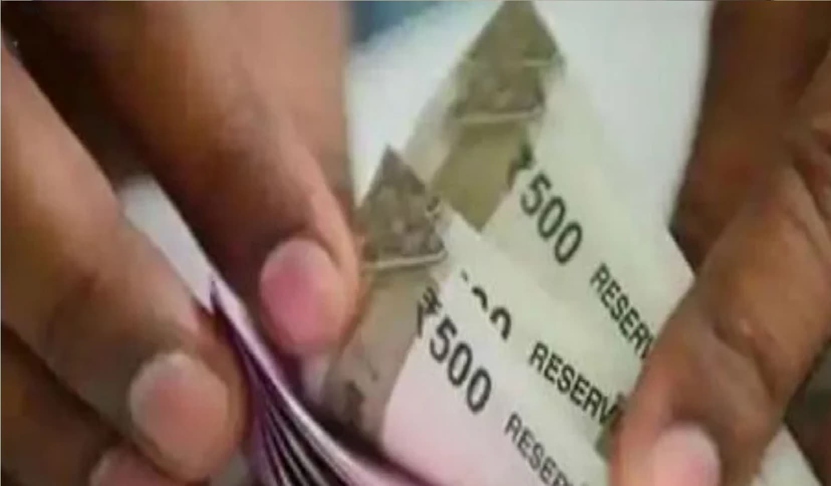 DA Hike: केंद्रीय कर्मचारियों को जल्द मिलेगी बड़ी खुशखबरी, डीए में हो सकती है 4 फीसदी की बढ़ोतरी