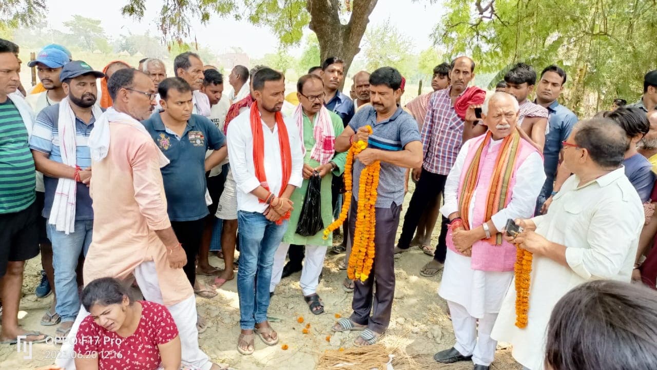 बिहार: छपरा में घर के बाहर सो रहे बीजेपी नेता की हत्या, अपराधियों ने सिर में मारी गोली