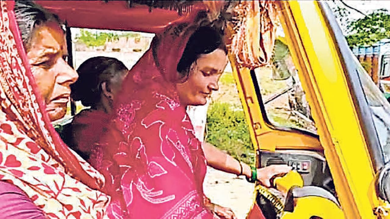 महाशिवरात्रि पर खेसारी लाल और पवन सिंह के ये गीत हो रहे वायरल, यहां देखें भोजपुरी शिव भजन के Video