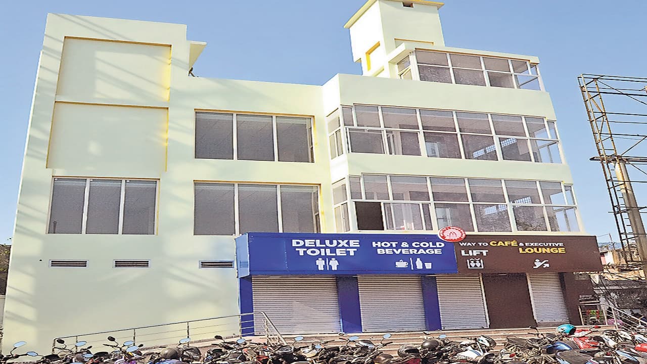 पटना जंक्शन पर रेल यात्रियों को अगले माह से मिलेगी वीआइपी लाउंज व कैफेटेरिया में चाय-नाश्ते की सुविधा