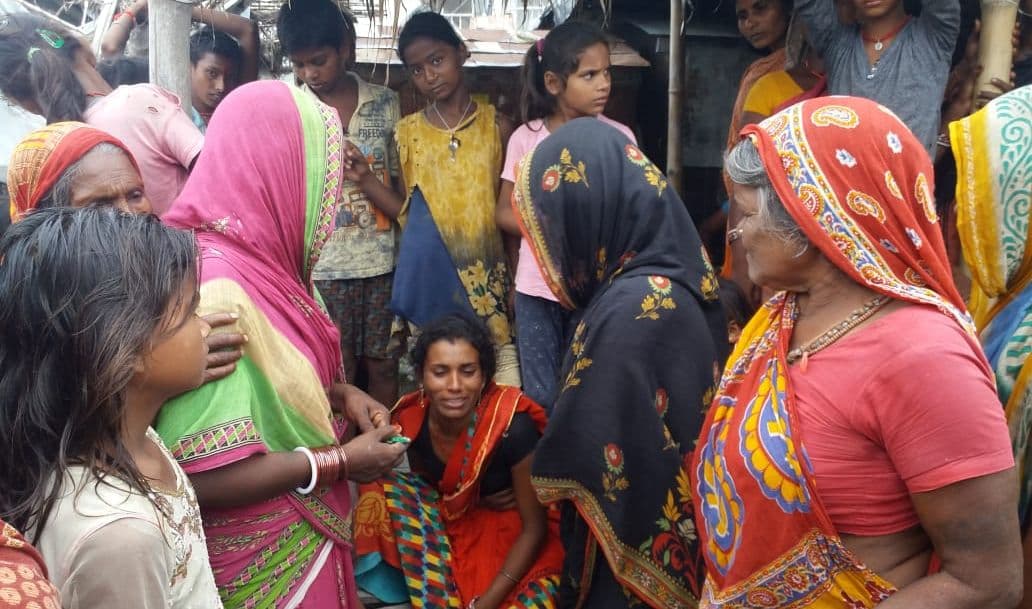 कोसी नदी में स्नान के दौरान तीन युवक डूबे, दो लापता, एक सकुशल बरामद