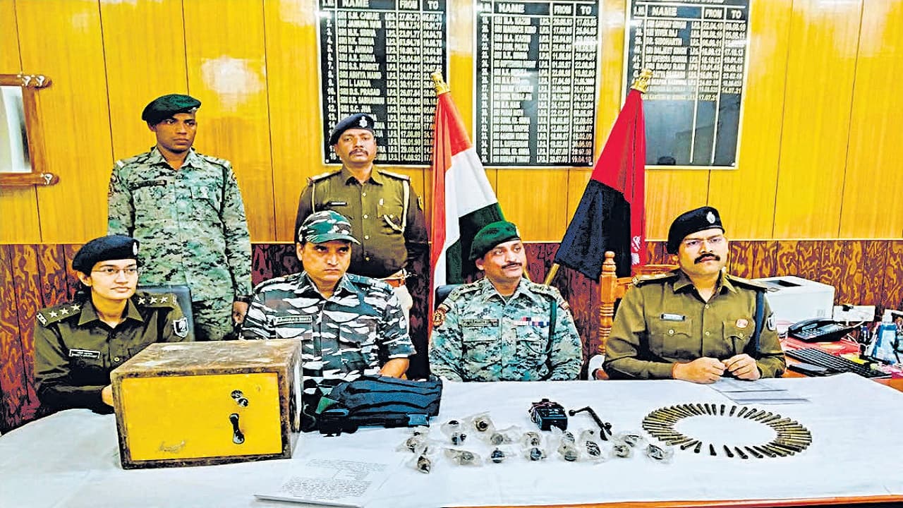 औरंगाबाद: पुलिस पर हमला करने की फिराक में थे नक्सली, सूचना पर पहुंची टीम तो विस्फोटक छोड़ कर भागे