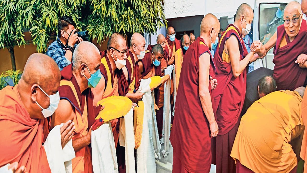 बोधगया में पालि एंड संस्कृत इंटरनेशनल भिक्खु एक्सचेंज प्रोग्राम का दलाईलामा ने किया शुभारंभ