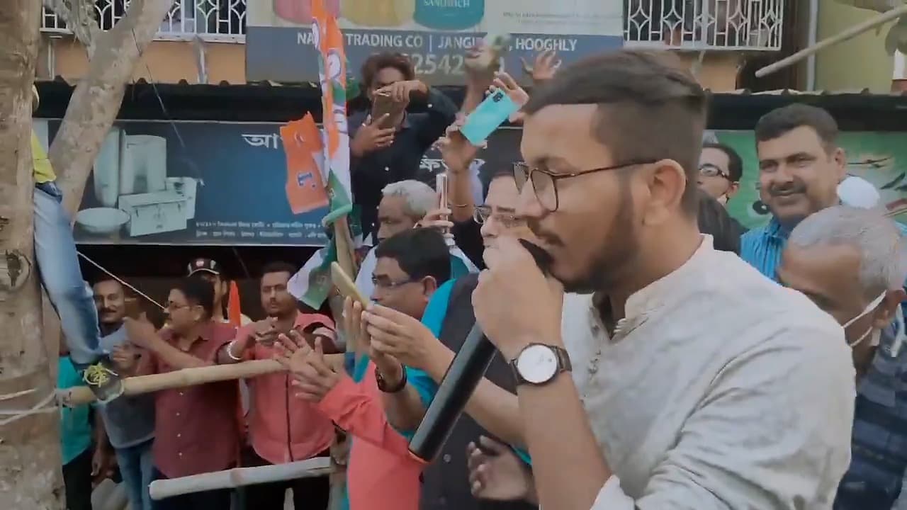 Coronavirus बेकाबू, नेता बेलगाम, बंगाल चुनाव 2021 में ‘गौ मूत्र, भाबीजी पापड़ और जिहादी योगी’