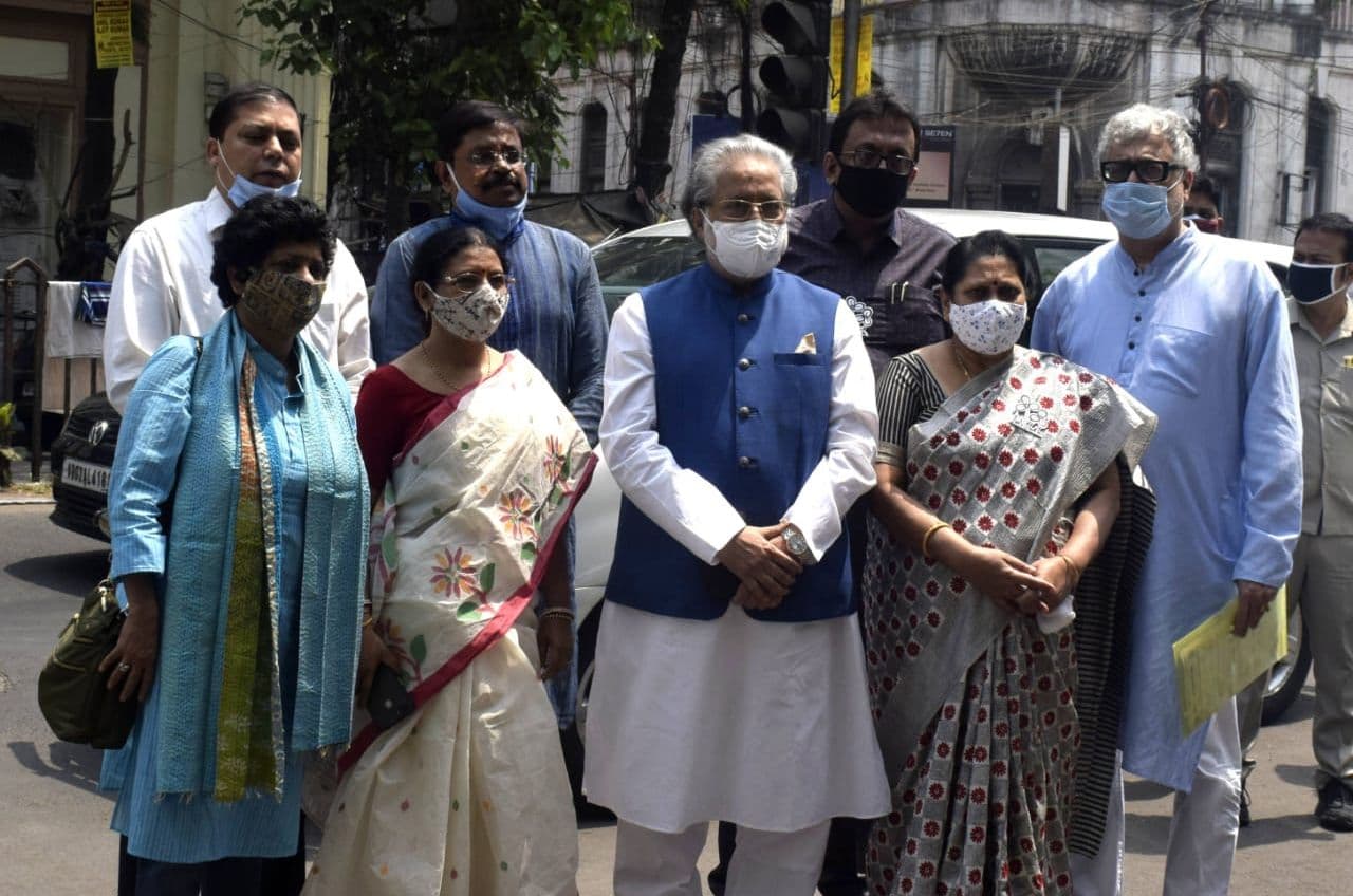 बंगाल चुनाव के पहले चरण के 4 मिनट में कैसे घटा वोटिंग प्रतिशत? चुनाव आयोग से TMC ने की शिकायत