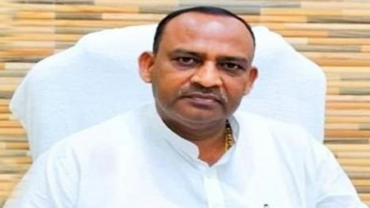 बिहार में यूरिया की किल्लत पर कृषि मंत्री ने कहा- 40 फीसदी किसानों की खाद की जरूरत नहीं हो रही पूरी