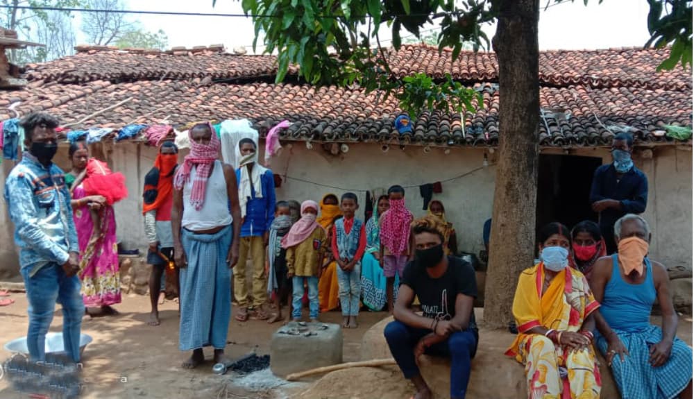 गढ़वा से भोज खाने आये थे गोला, अब नहीं मिल पा रहा भोजन, लॉकडाउन में 40 दिनों से फंसे हैं 17 मेहमान