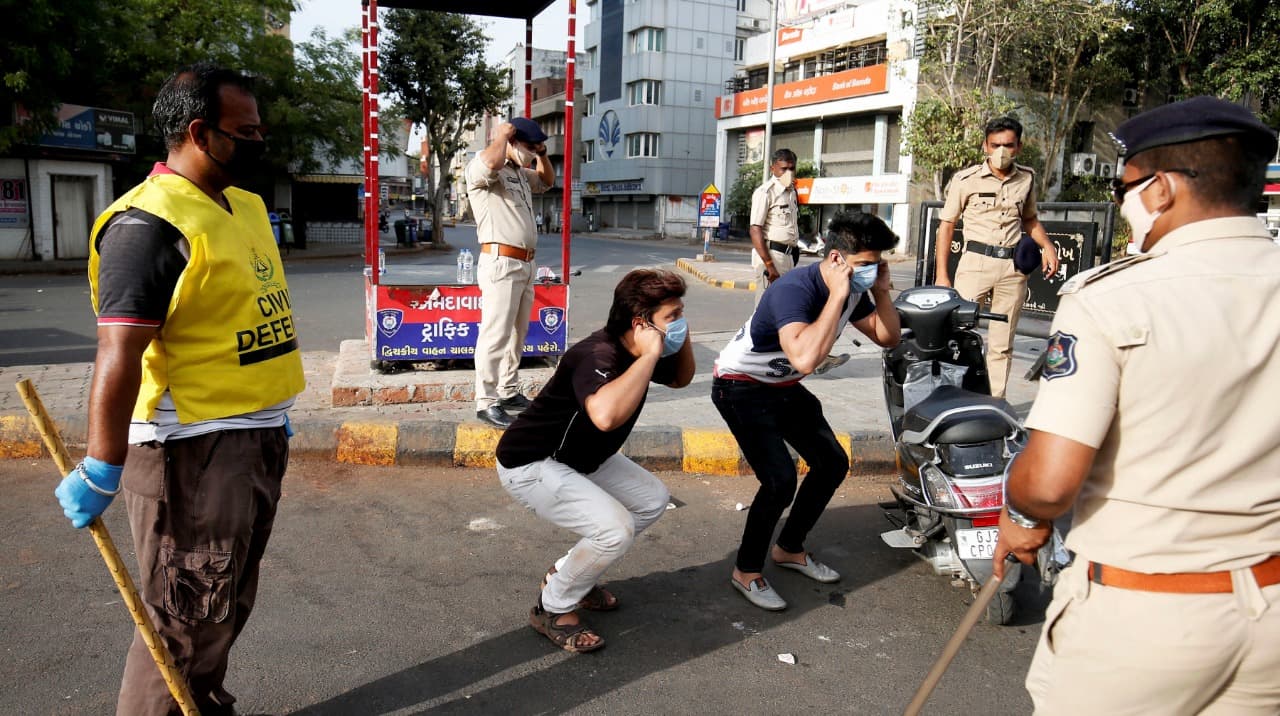 COVID-19 Lockdown: देश में 21 दिन का लॉकडाउन, उल्लंघन करने पर ये सजा मिलेगी, पढ़ें- कैसे यह कर्फ्यू से अलग?