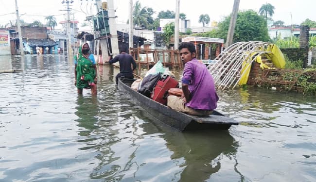 दरभंगा शहर में घुसा बागमती का पानी, कई मोहल्लों की स्थिति भयावह, बारिश के अलर्ट से सहमे लोग
