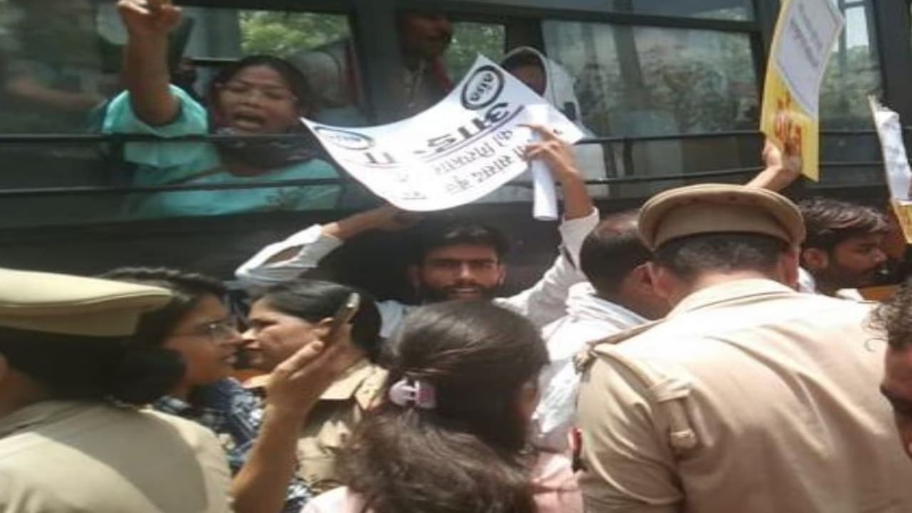लखनऊ में पहलवानों के समर्थन में उतरीं विश्वविद्यालय की छात्राएं, पुलिस हिरासत में भेजी गईं ईको गार्डन पार्क