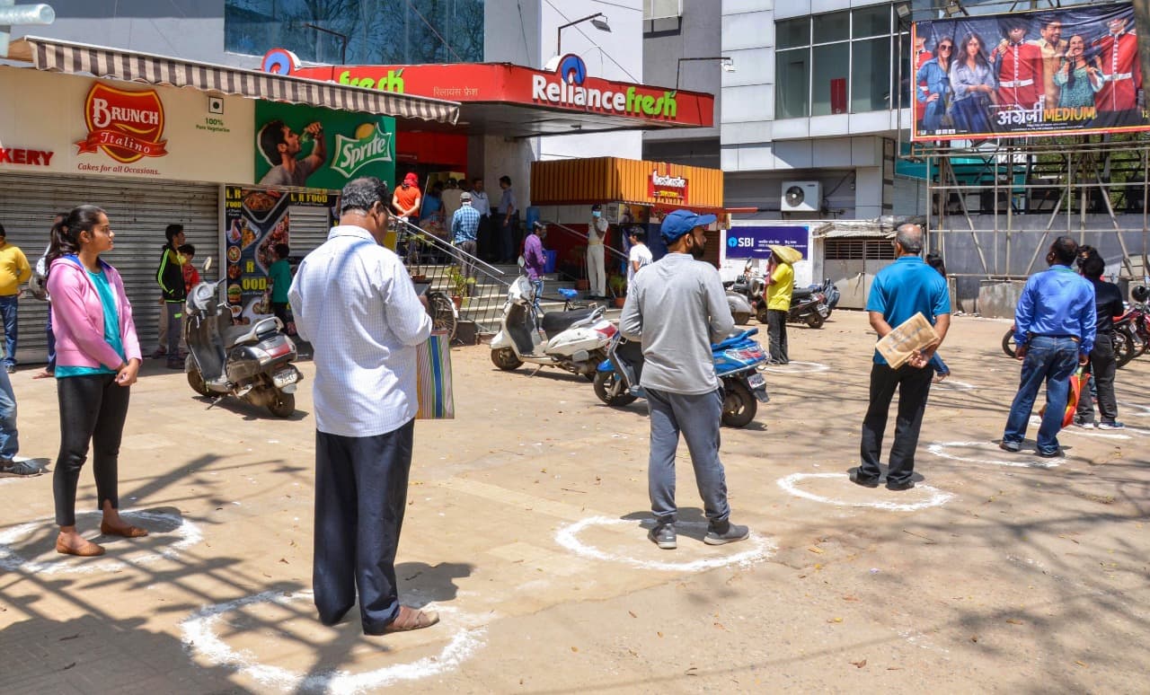 COVID-19: लॉकडाउन करने वाले देशों को WHO ने चेताया, कहा- सिर्फ इससे ही खत्म नहीं होगा कोरोना