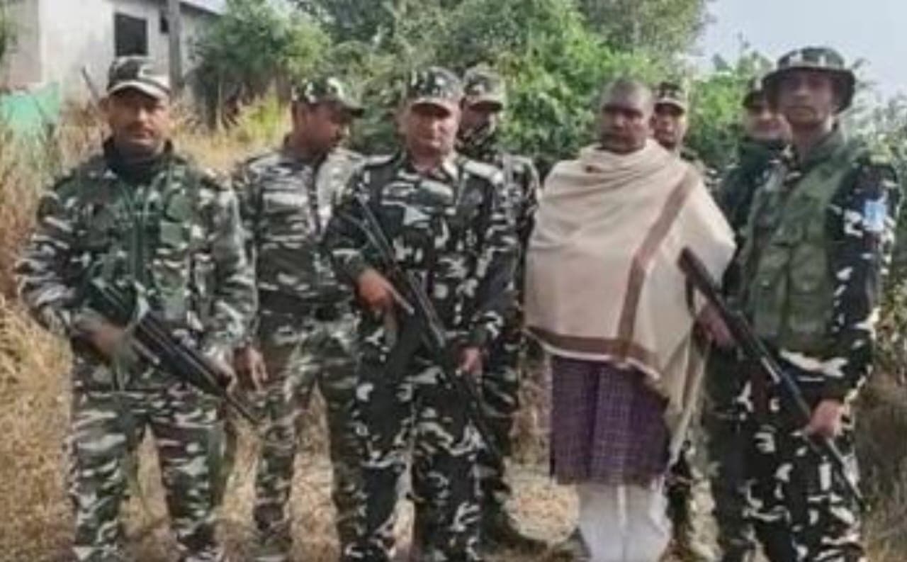 पुलिस के हाथ लगा बाबूलाल मरांडी के बेटे का हत्यारा, चिलखारी नरसंहार का नामजद नक्सली बिहार से गिरफ्तार